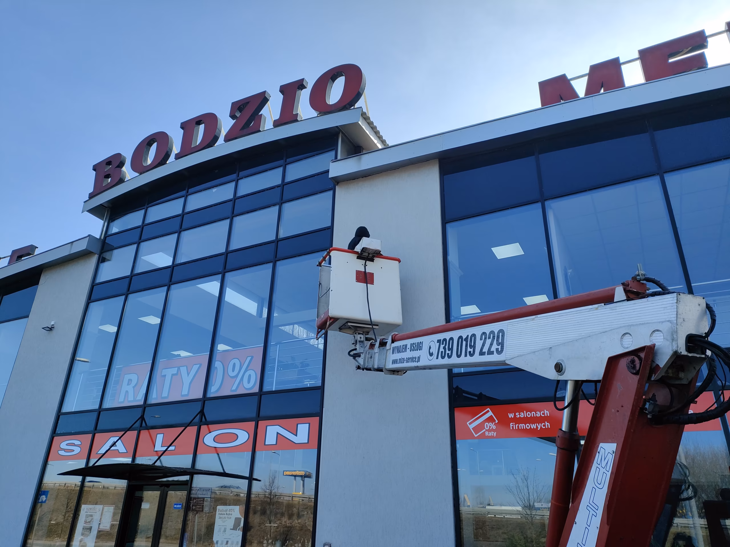 IMG20250304130415 Podnośnikowo.pl - elementy elewacji sklepów